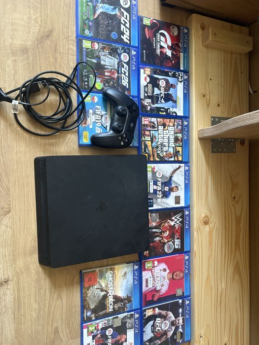 Ps4 slim 1TB z jednym padem (12gier)