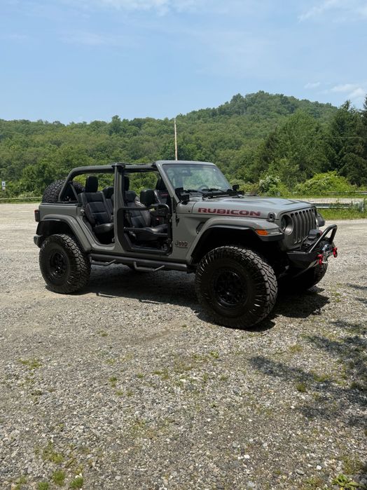 Sprzedam jeep wrangler rubicon JL