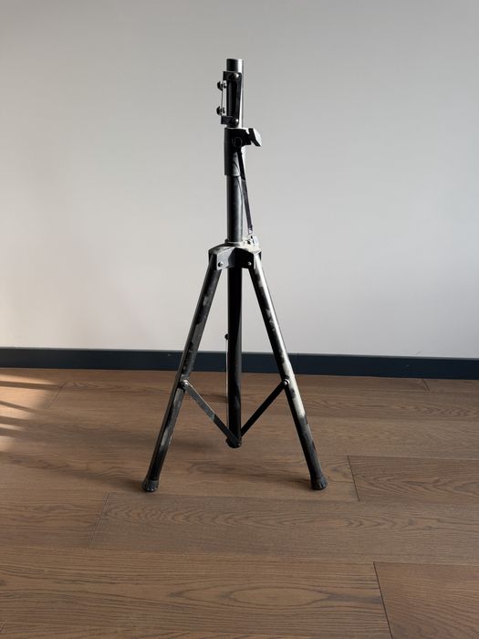 Продам триногу для телевизора