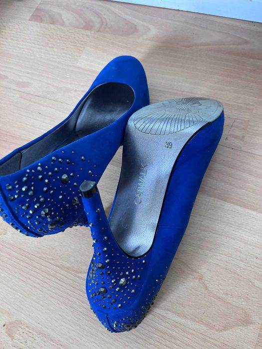 Szpilki firmy Catwalk