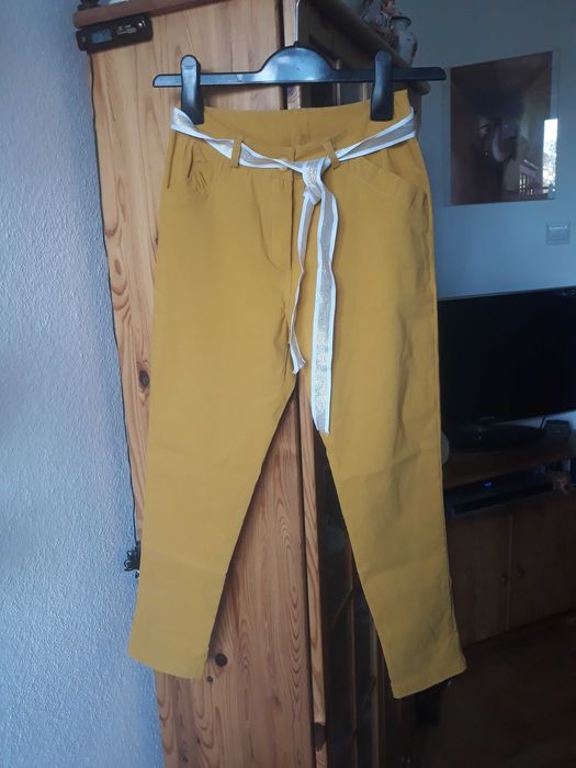 Spodnie rybaczki 77 % wiskoza z elastanem,