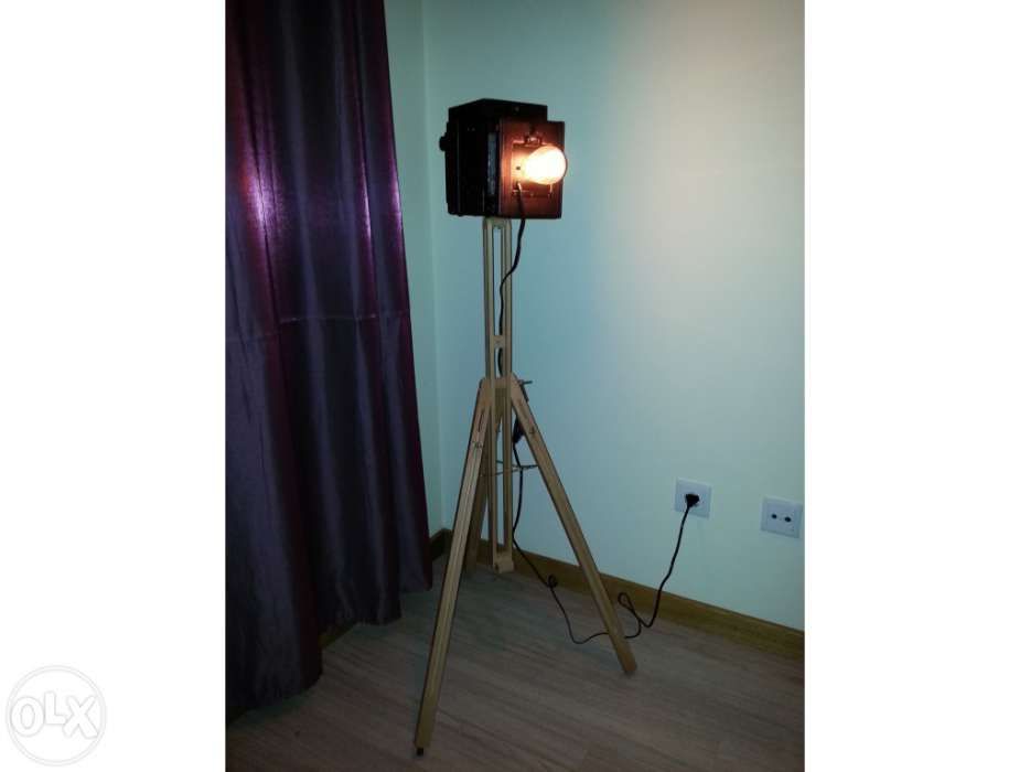 Candeeiro de pé - Thornton Pickard