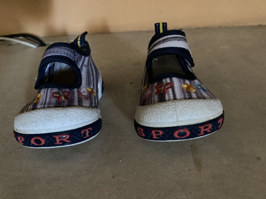 Sapatinhos Panda n 19 em bom estado