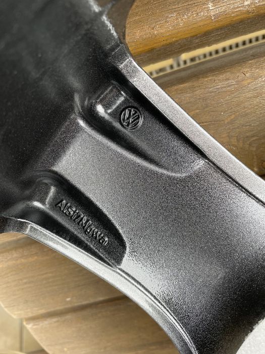Диски R17 5.112 ET54 7J цо57.1 Гольф Джета кадди тоуран т4 Шкода а5