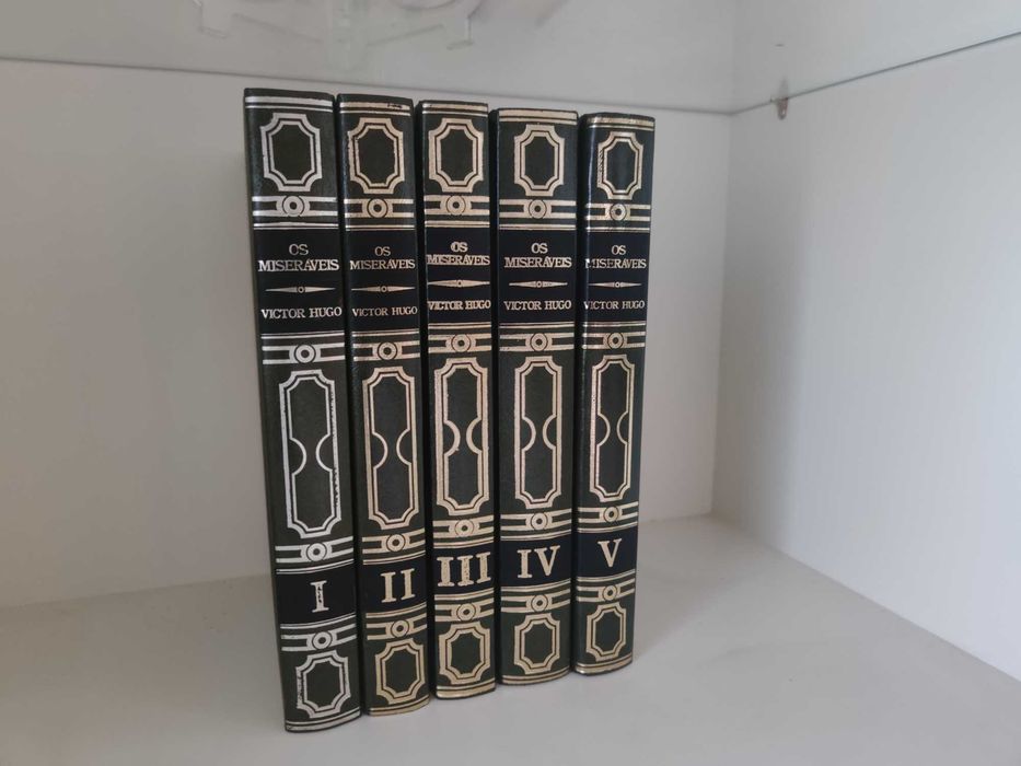 Hardcover Antique Book Collection - Les Misérables - Victor Hugo