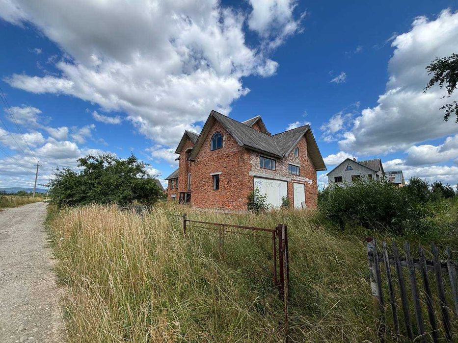 Продається будинок 420 м². Ділянка 18 соток. смт. Солотвин. Краєвид. Гори. Асфальт