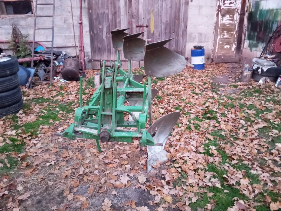 Продам плуги 2-30, 3-30