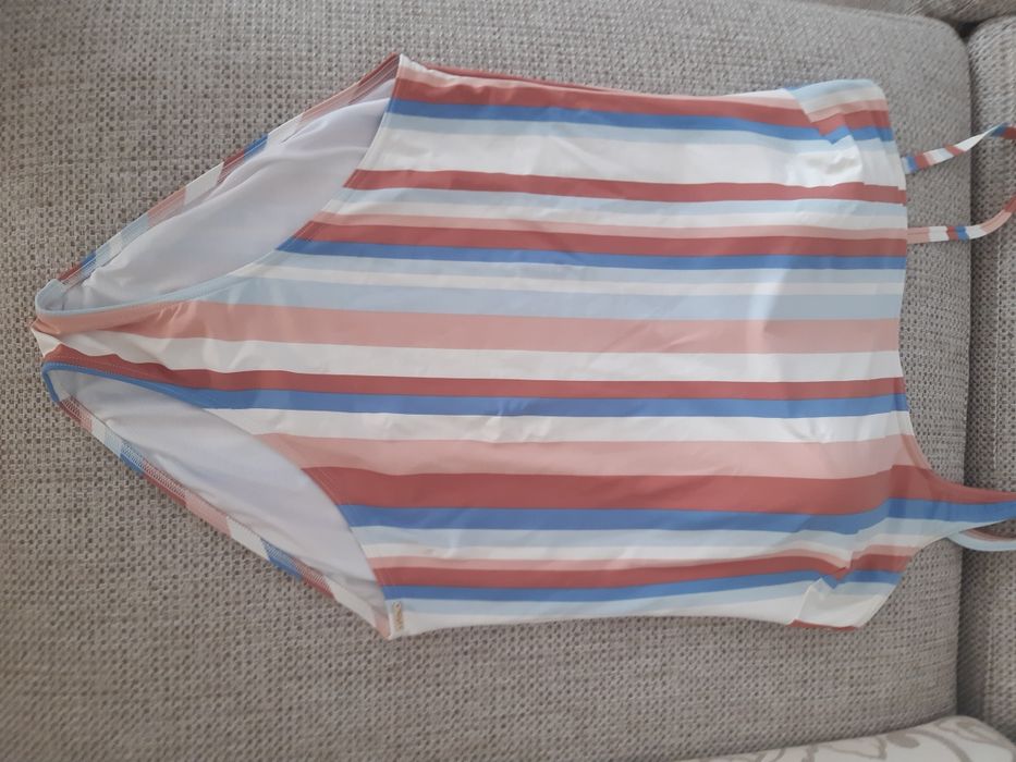 TRIUMPH  - Kostium kąpielowy jednoczęściowy. Rozmiar 42/C