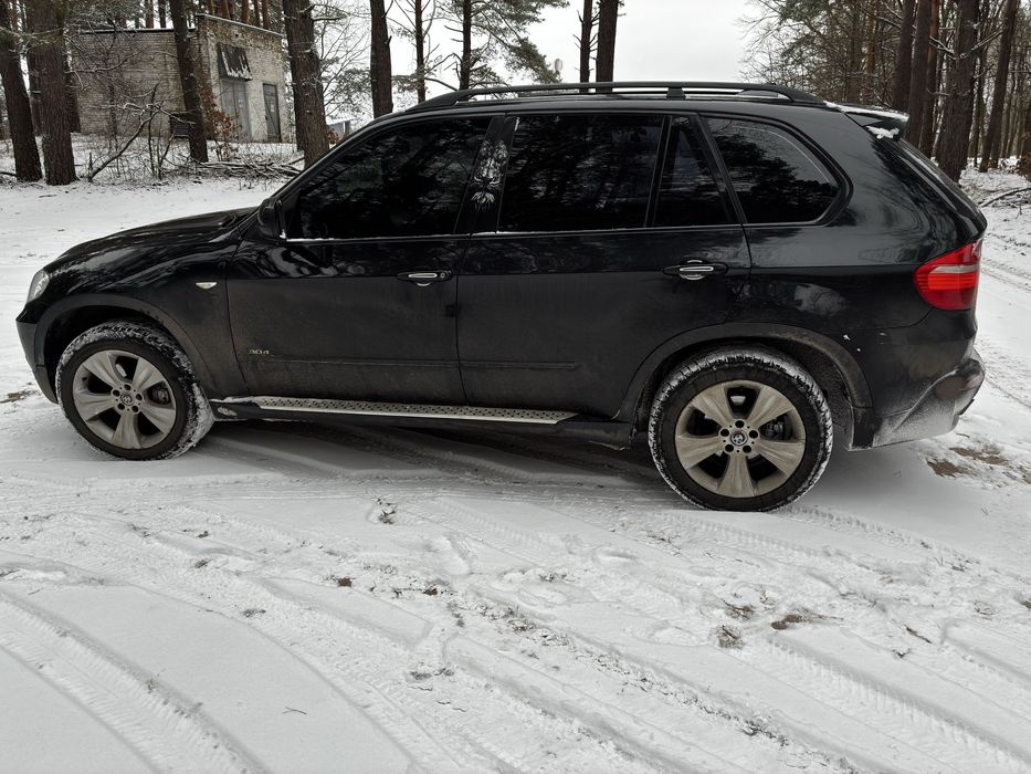 Продам BMW X5 e70 срочно !!