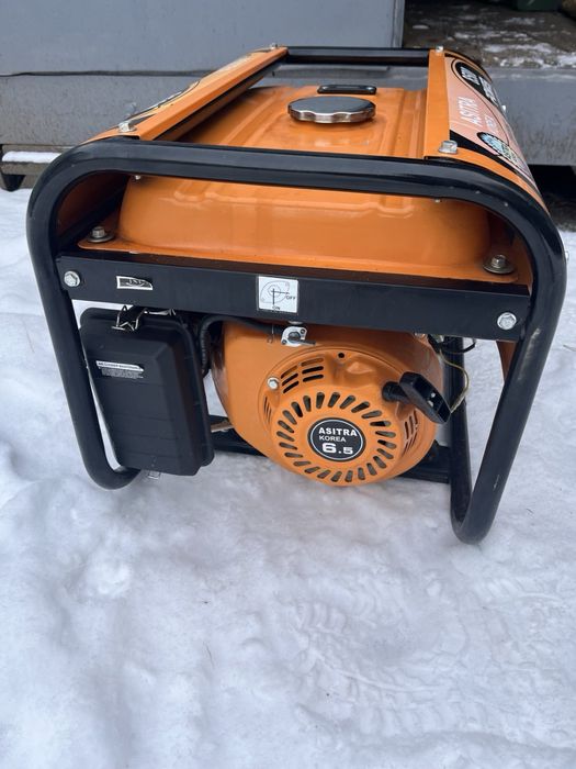 Бензиновий генератор