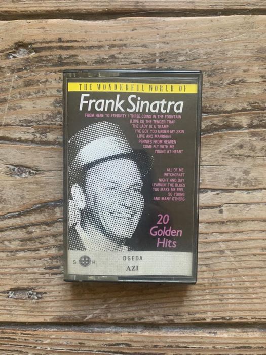 Cassetes Elvis, Phil Collins, Frank Sinatra etc