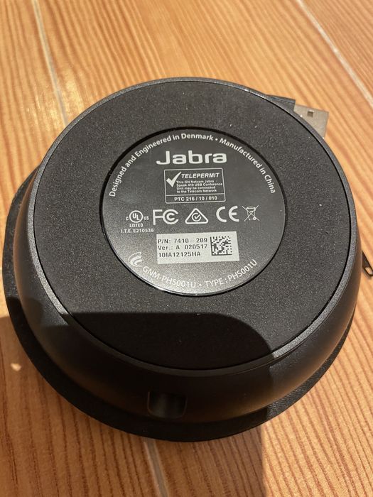 Auriculares e base de conferências Jabra