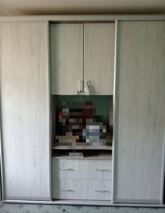 Шафа купе з нішею під ТВ