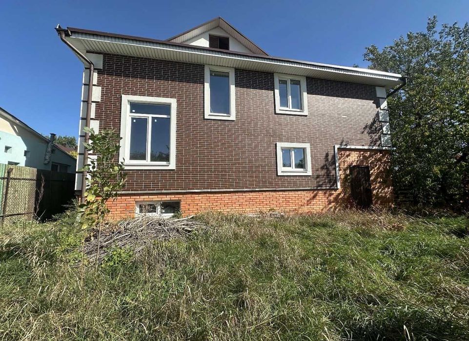 Продам сучасний будинок у районі Нових Будинків (Павленки)(код 5550)