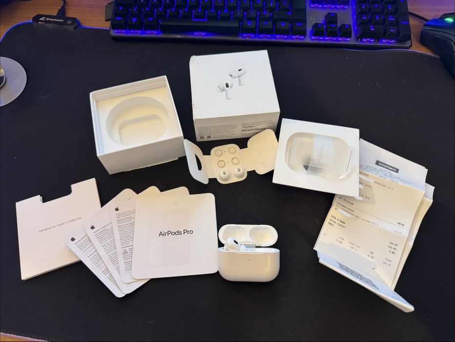 AirPods Pro 2 (caixa e lado esquerdo)