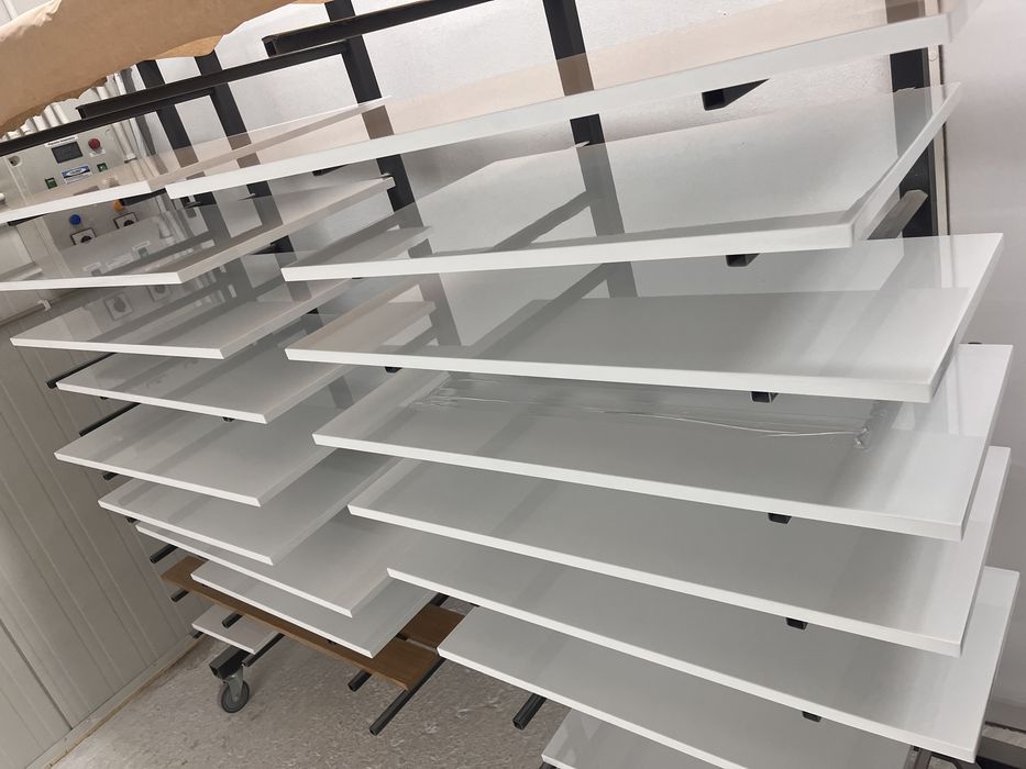 Wycinanie i lakierowanie frontów mdf