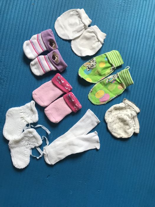 Носочки та рукавички для найменших