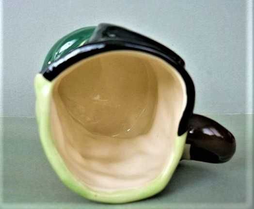 Caneca inglesa Royal Doulton - Antiga mas em muito bom estado