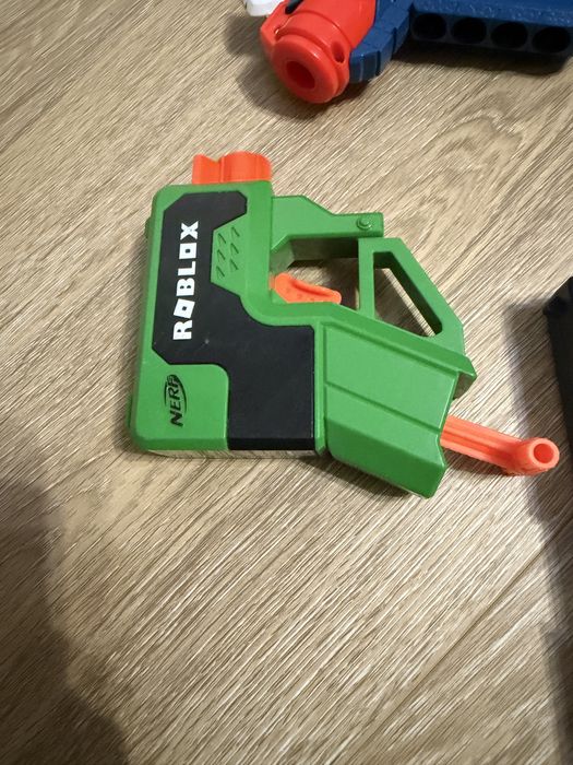 Іграшкові пістолети nerf