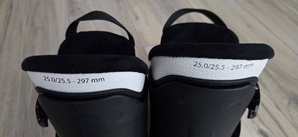 Buty narciarskie ATOMIC WAYMAKER JR R3  25-25,5