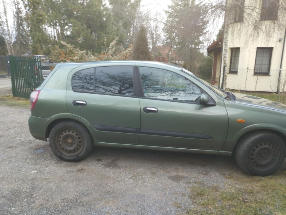 Nissan Almera