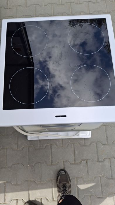 Kuchenka elektryczna z piekarnikiem