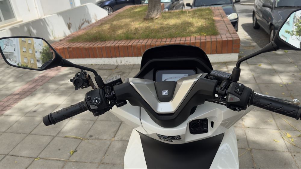 Honda PCX DX 2026