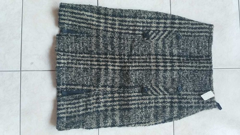 Conjunto casaco + saia de senhora.
