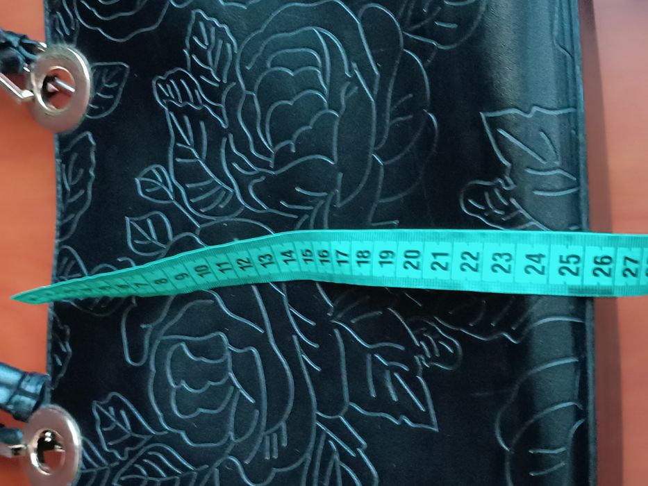 Сумка чорна пресована шкіра made in P.R.C.