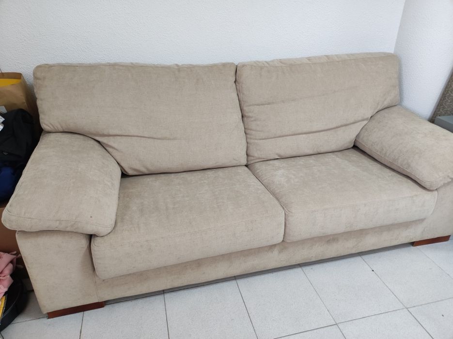Sofá Bege 3 lugares