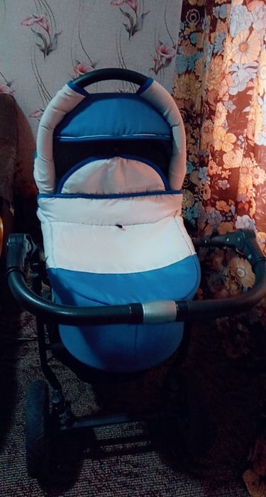 Продам каляску в хорошем состоянии нужно заменить покришки