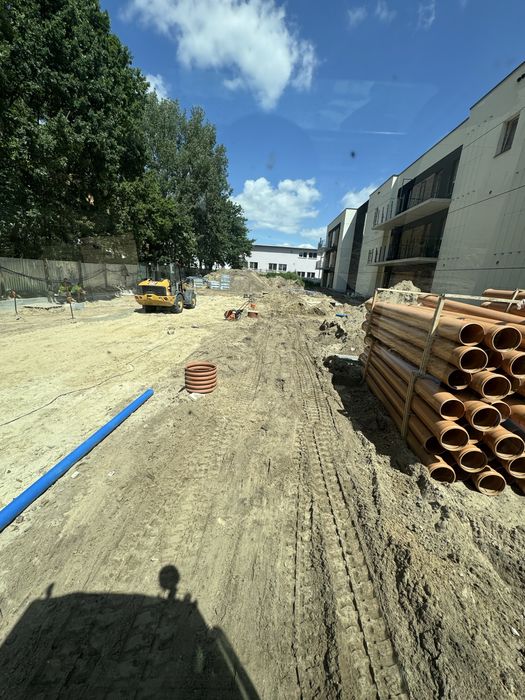 Uslugi minikoparka z operatorem  roboty ziemne ladowarka  wynajem