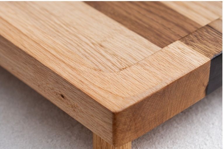 Дошка для подачі 40*26 на ніжках з натурального дерева