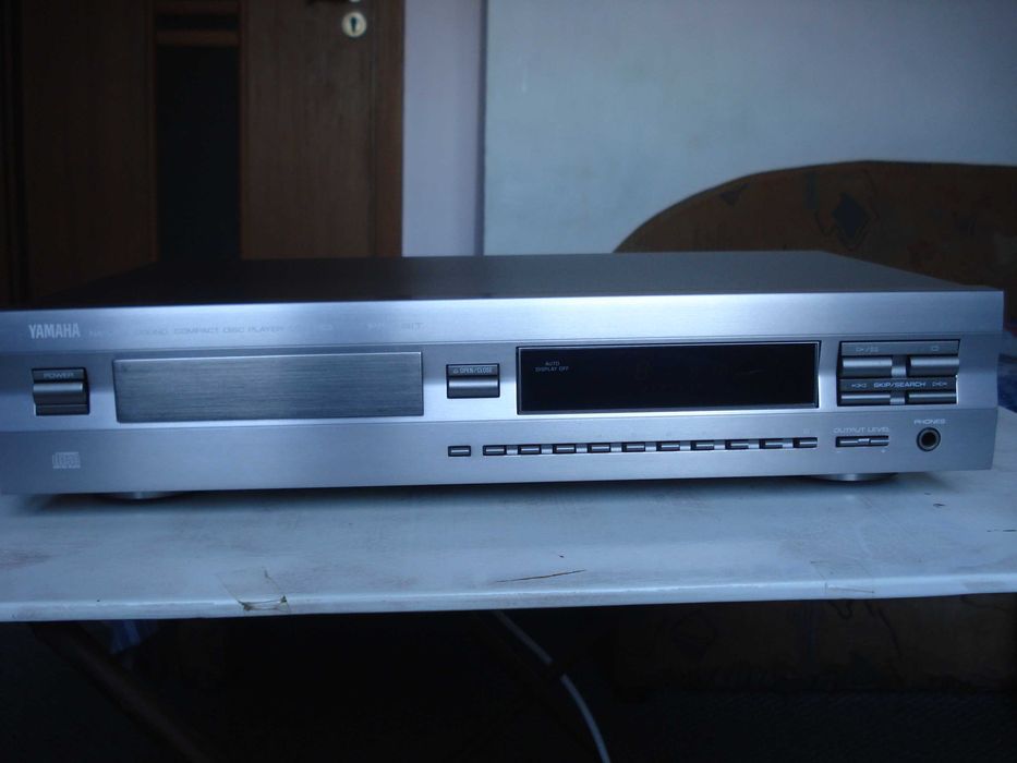 CD-програвач "Yamaha" CD-S300, CDX-593