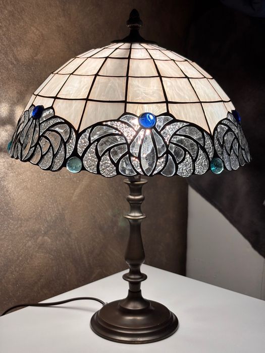 Lampa witrażowa stołowa