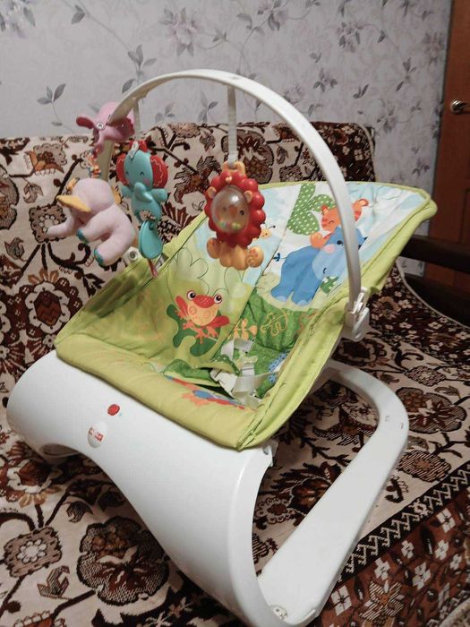 Гойдалка для немовлят на батарейках "Fisher Price"