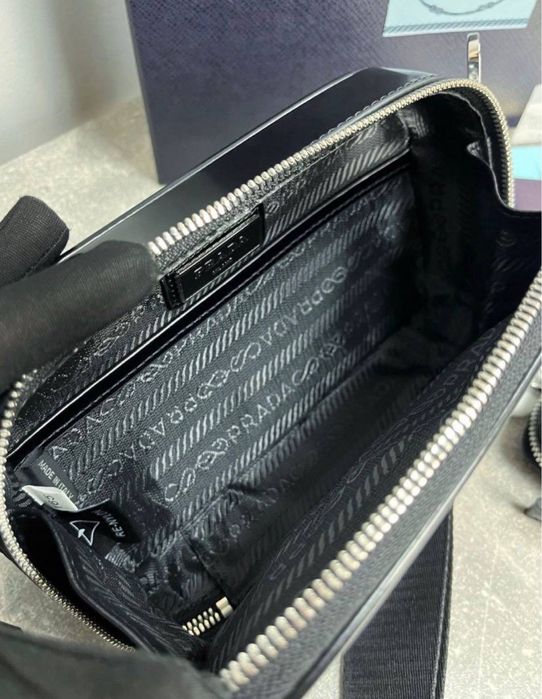 Сумка Prada Re-Nylon 2VH070 Brique нейлонова чорна чоловіча мужская