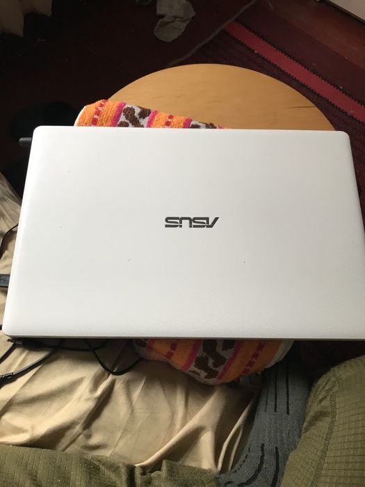 Ноутбук ASUS в гарному стані