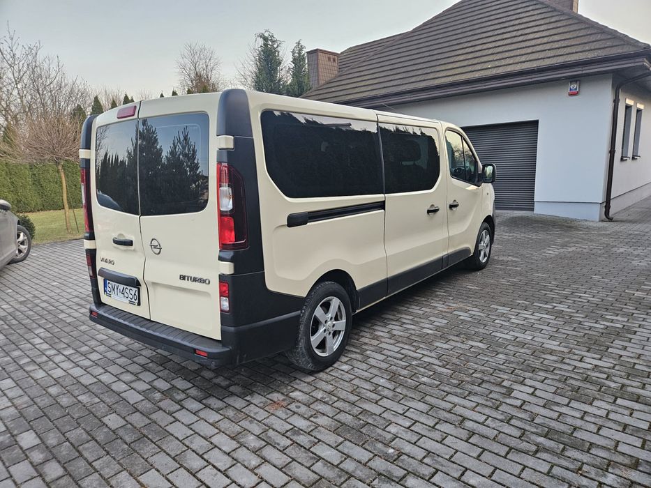 Opel Vivaro 9-osobowy
