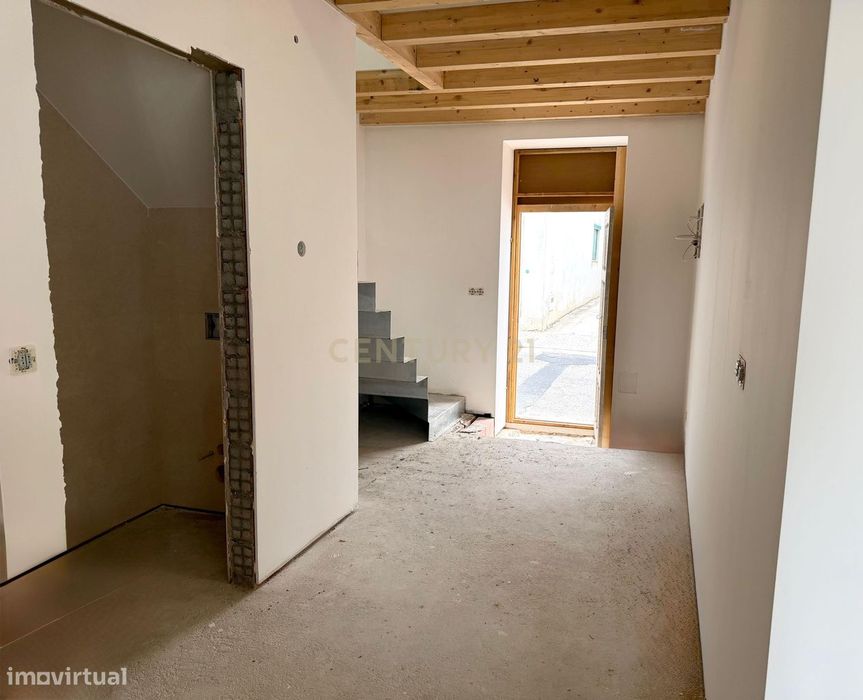Moradia T3 totalmente remodelada | Lote 1.933m² | Alhadas, Figueira da