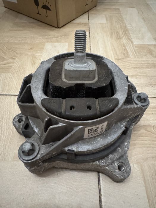 Подушка/опора двигуна ліва 22116859411 для BMW F30/31/34 B47