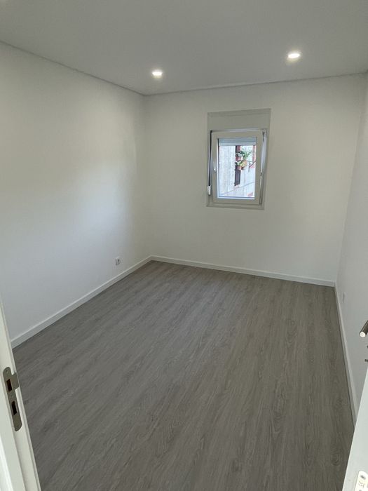Vendo apartamento T2 totalmente remodelado nos Olivais