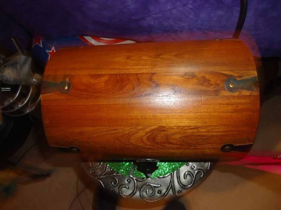 Baú em Madeira muito Bonito