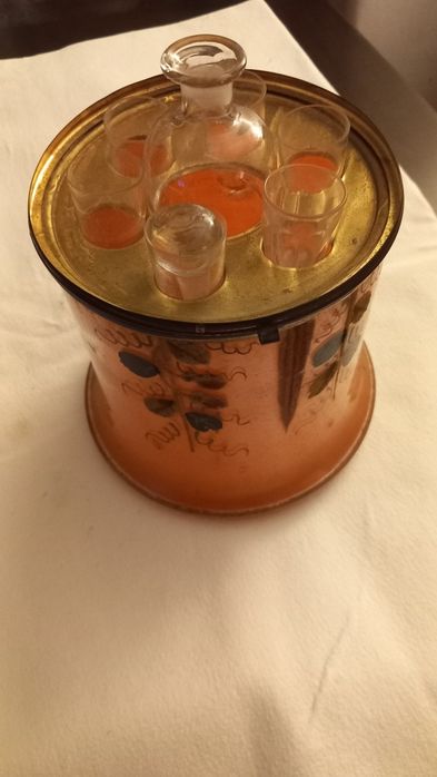 Conjunto de bar de garrafa e copo de licor