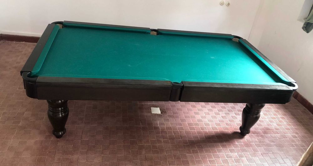 Bilhar + bolas + tacos (com móvel) + candeeiro