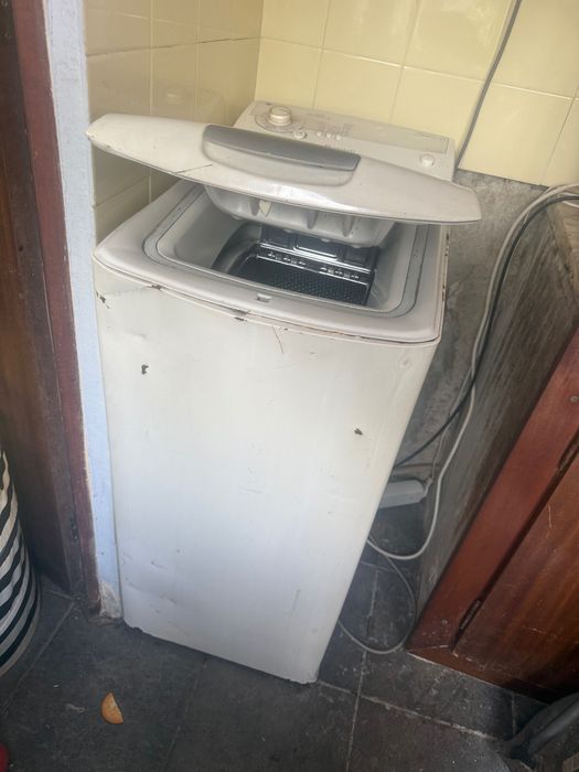 Maquina de lavar roupa