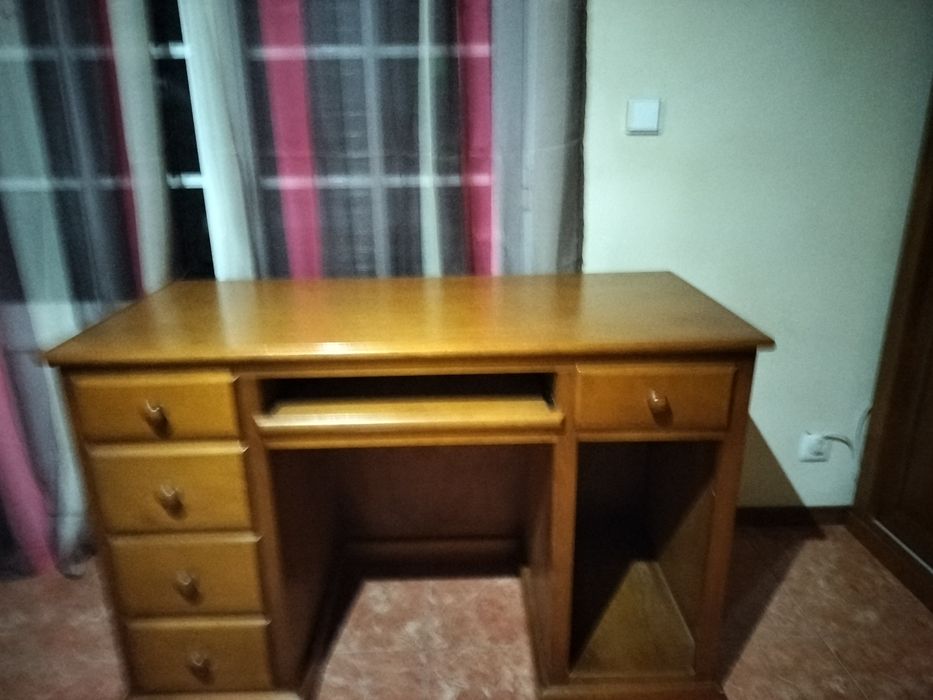 Secretaria em madeira