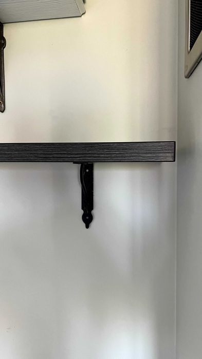 Półka na wspornikach