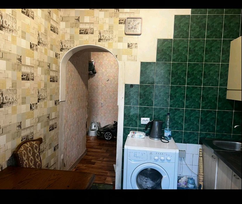 Квартира під бізнес у центрі Нововолинська 1-й поверх