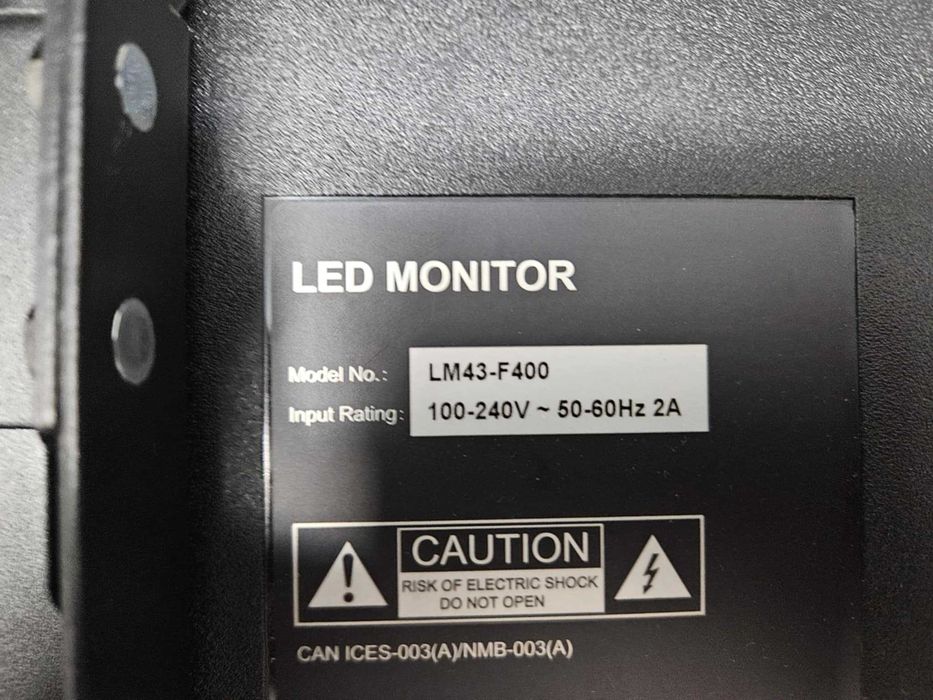 Monitor LED 43cala LM43-F400 + Pilot